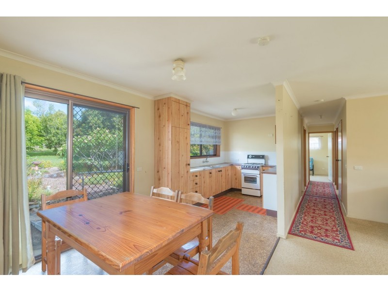 24 Oak Street, Cooroy QLD 4563