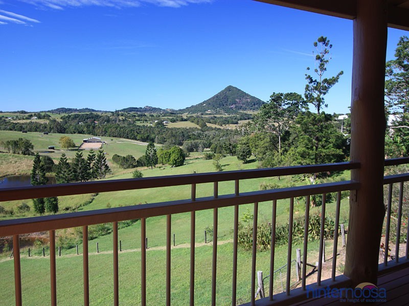 18 Pine Tree Drive, Lake Macdonald QLD 4563