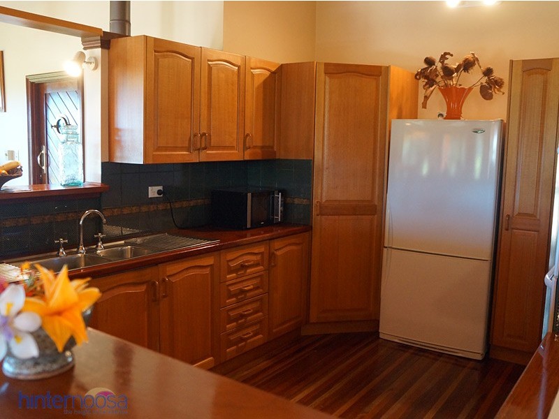 18 Pine Tree Drive, Lake Macdonald QLD 4563