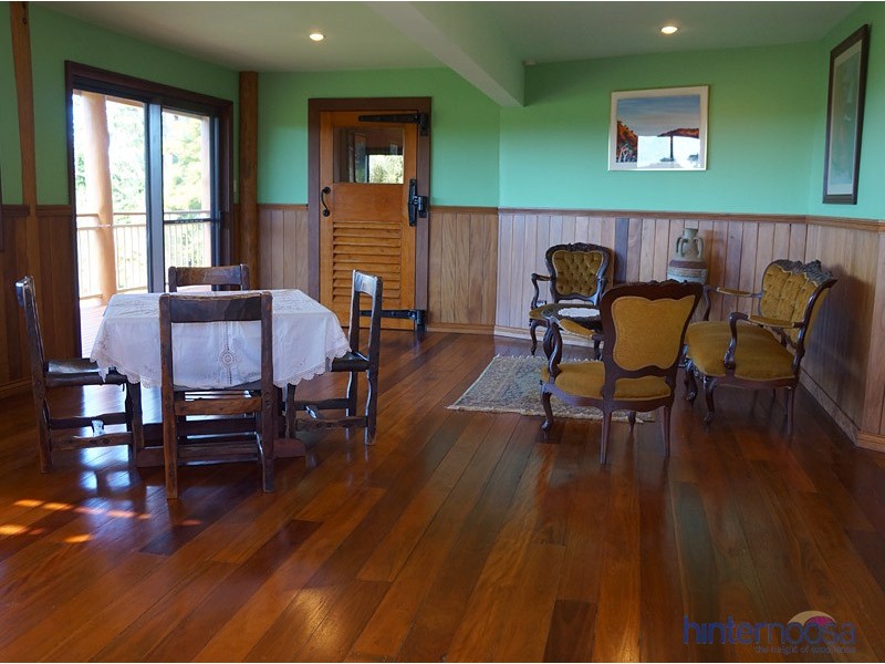 18 Pine Tree Drive, Lake Macdonald QLD 4563
