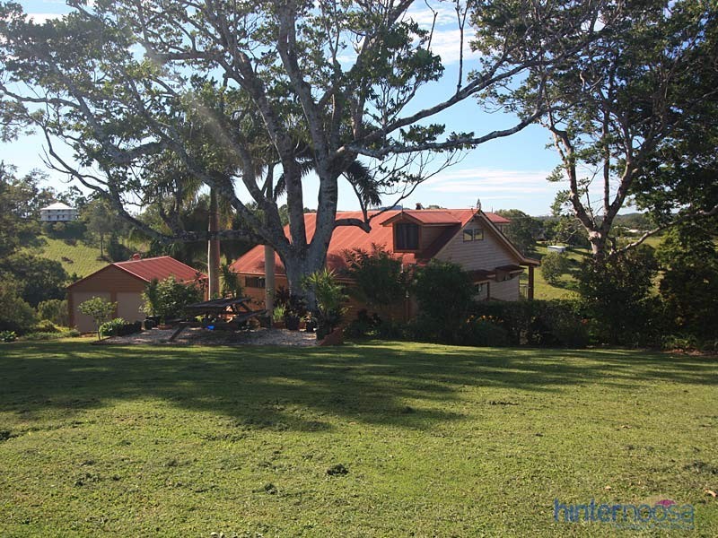 18 Pine Tree Drive, Lake Macdonald QLD 4563
