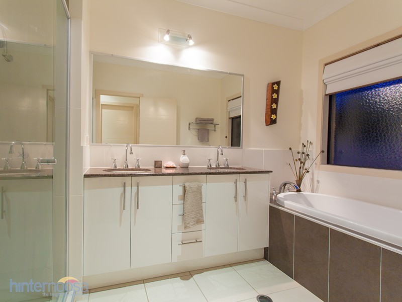 51 Racehorse Lane, Lake Macdonald QLD 4563