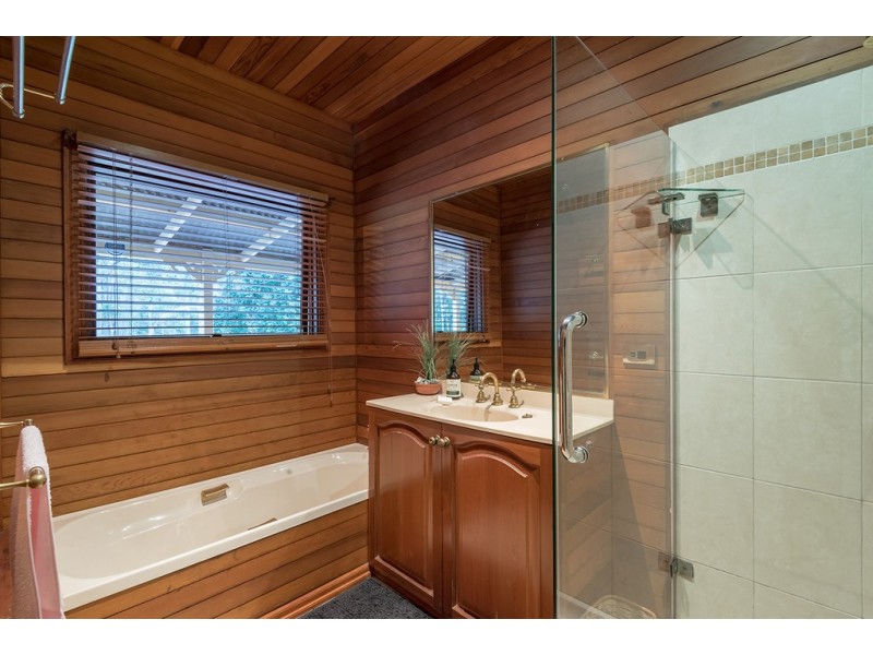 782 Sunrise Rd, Tinbeerwah QLD 4563