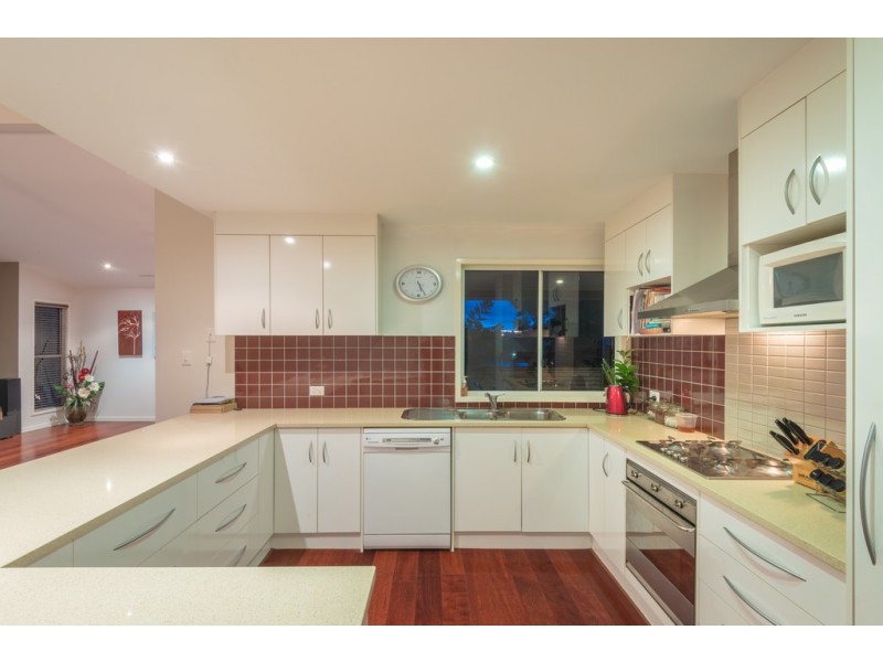 27 Topaz Street, Cooroy QLD 4563