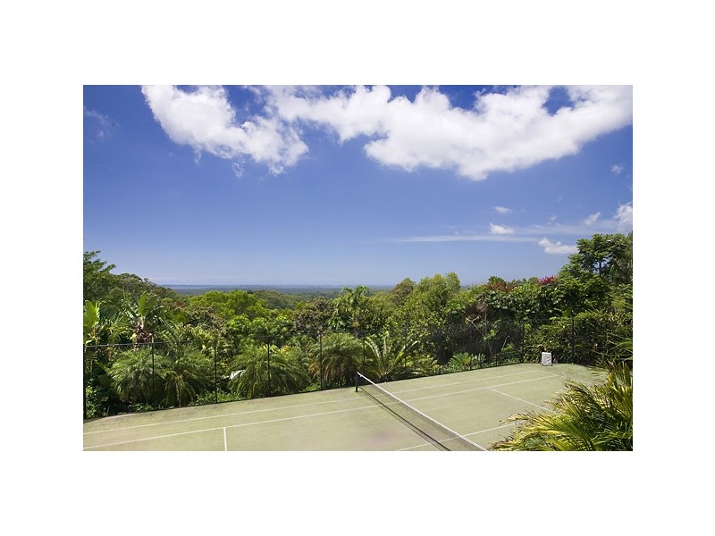 8 Upland Court, Tinbeerwah QLD 4563