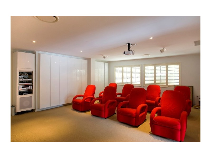 8 Upland Court, Tinbeerwah QLD 4563