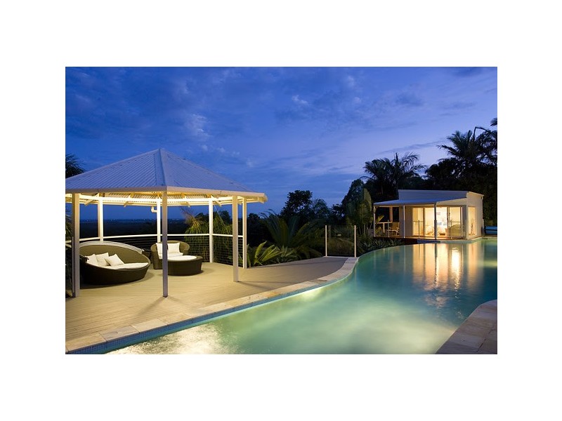 8 Upland Court, Tinbeerwah QLD 4563