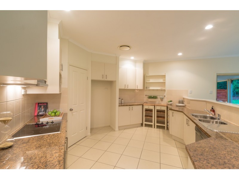 2 Vines Ct, Tinbeerwah QLD 4563