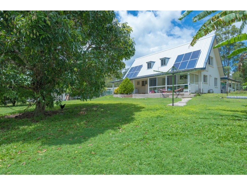 365 Louis Bazzo Dr, Pomona QLD 4568