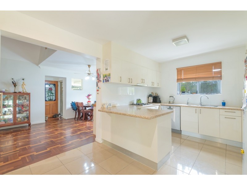 365 Louis Bazzo Dr, Pomona QLD 4568