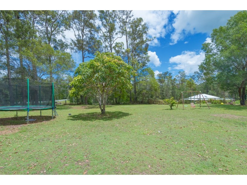 365 Louis Bazzo Dr, Pomona QLD 4568