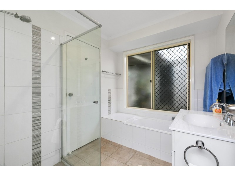 9 Meridan Ct, Pomona QLD 4568
