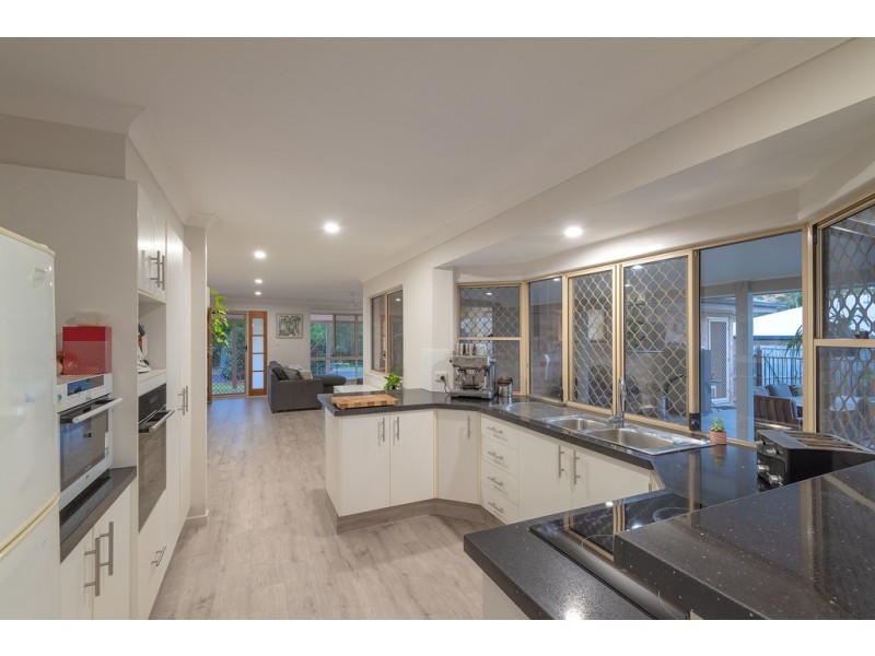 10 Meridan Court, Pomona QLD 4568