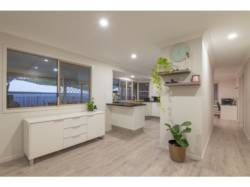 10 Meridan Court, Pomona QLD 4568