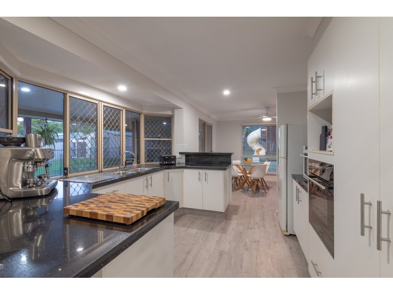 10 Meridan Court, Pomona QLD 4568