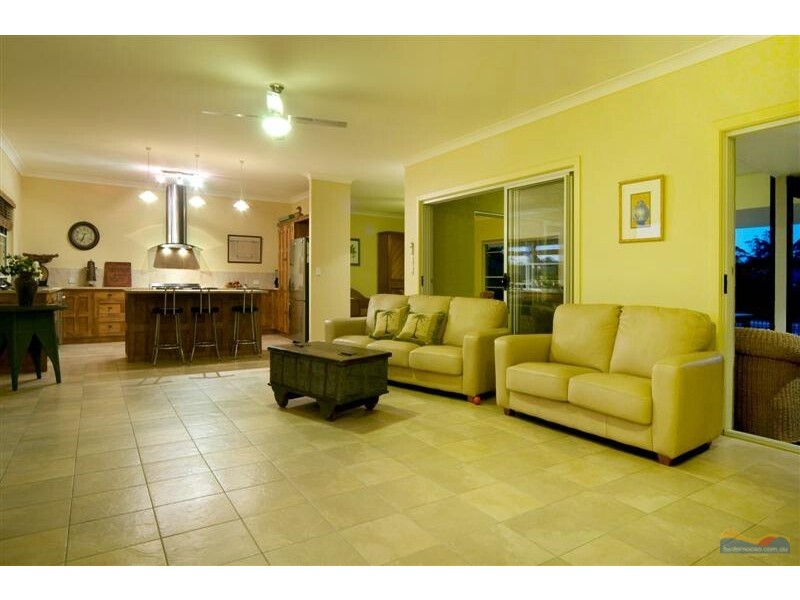 6 Orana Ave, Pomona QLD 4568