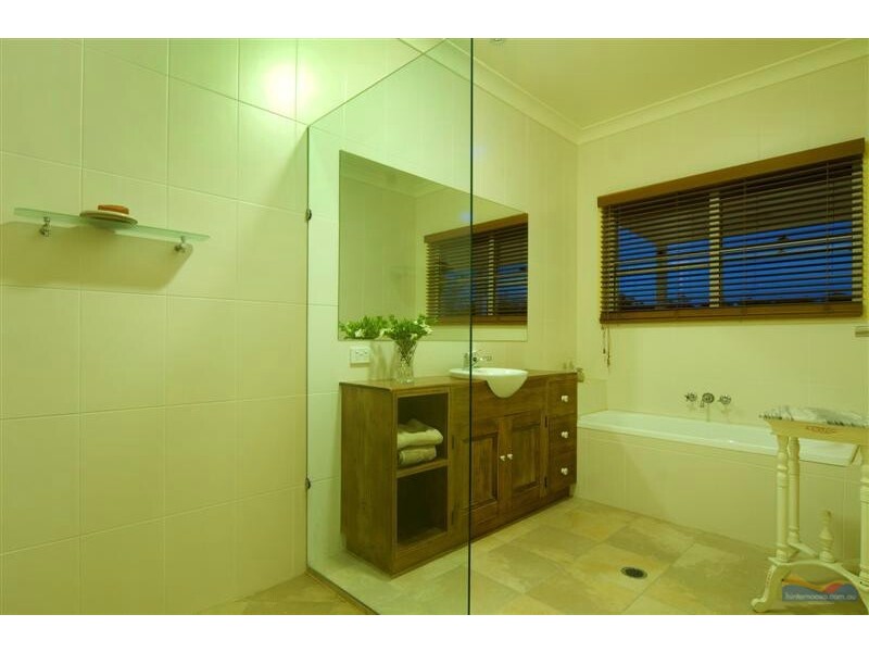 6 Orana Ave, Pomona QLD 4568