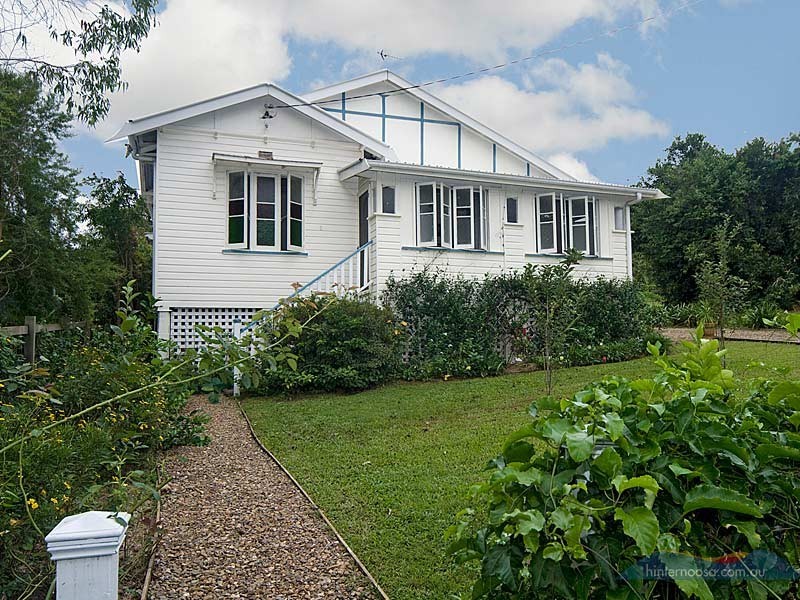 11 Pine St, Pomona QLD 4568