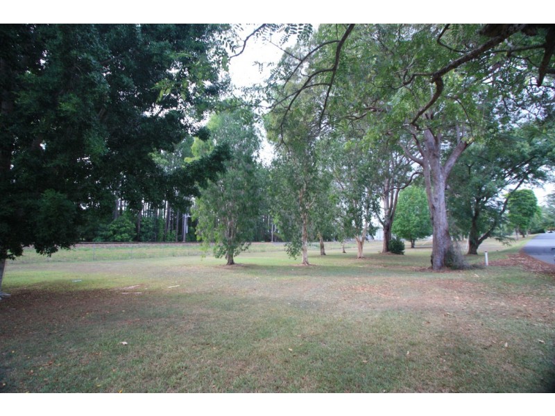 19 Railway Pde, Pomona QLD 4568