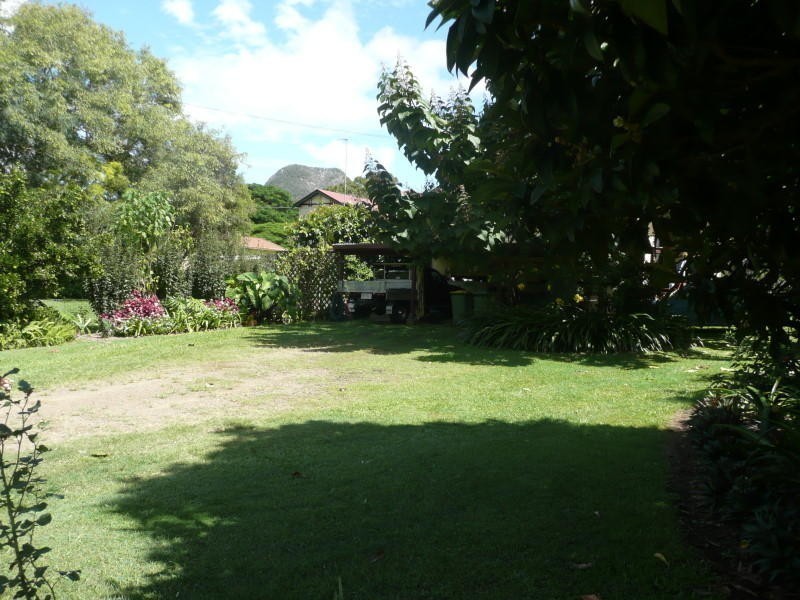 19 Railway Pde, Pomona QLD 4568