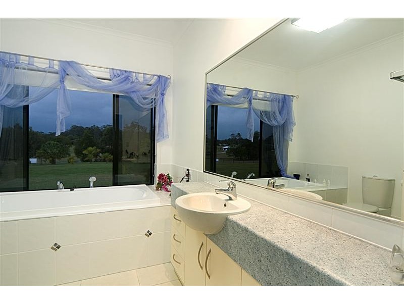 5 Woollahra Ct, Pomona QLD 4568