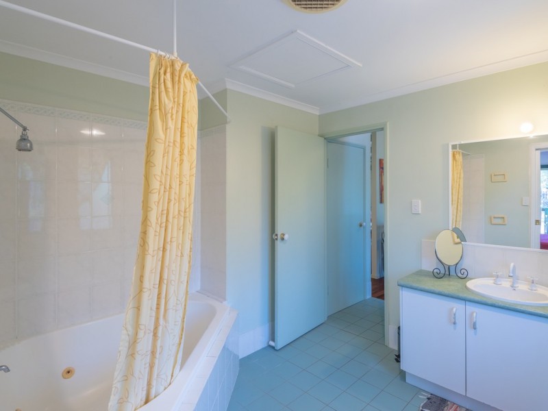 46 Sunrise Rd, Eumundi QLD 4562