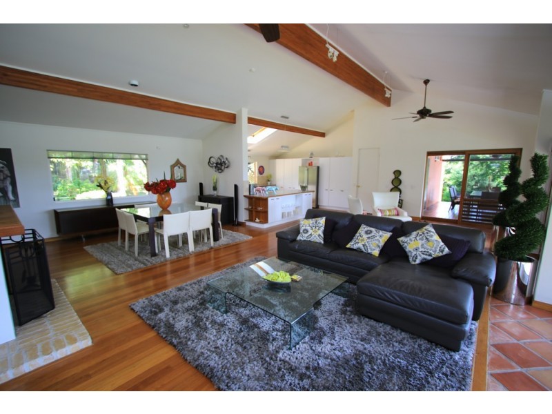 111 Lukes Rd, Cooroy Mountain QLD 4563