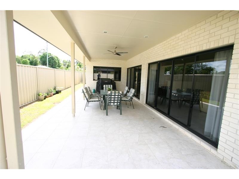 9 Oak Street, Cooroy QLD 4563