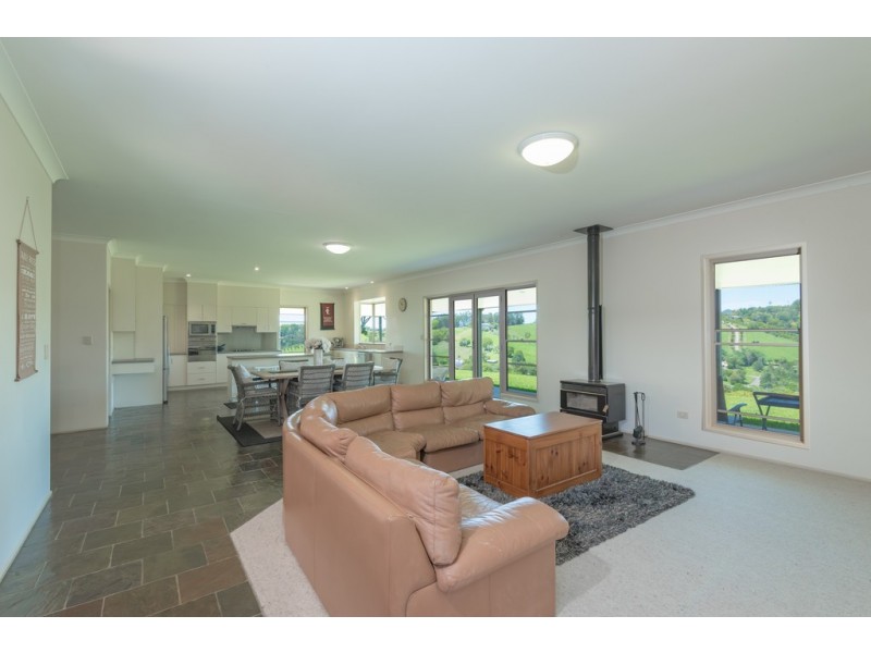 304 Cooroy Belli Creek Rd, Cooroy QLD 4563