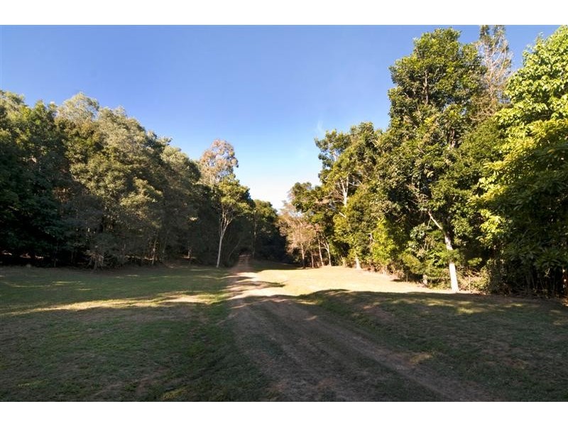 11 Moffat Rd, Kin Kin QLD 4571