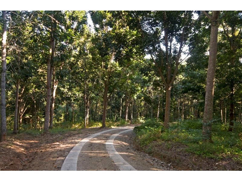 11 Moffat Rd, Kin Kin QLD 4571