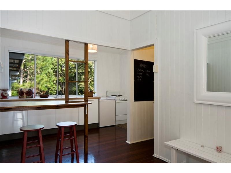 11 Moffat Rd, Kin Kin QLD 4571