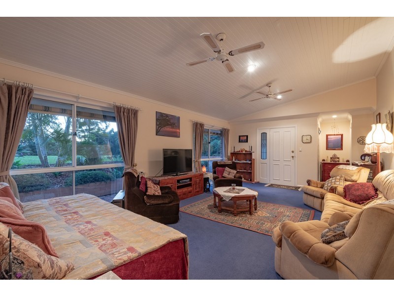 34 Saunders Drive, Cooran QLD 4569