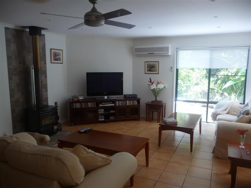 8 Noomar Cr, Doonan QLD 4562