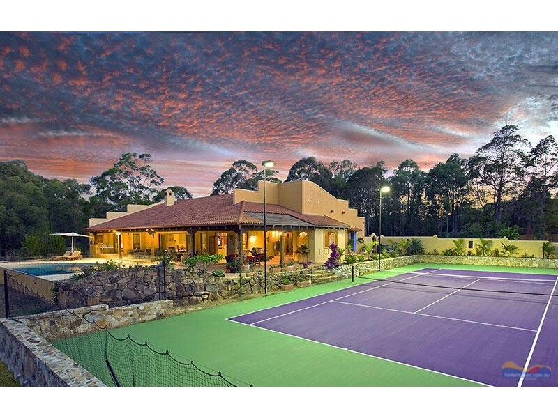 274 Illoura Drive, Cooroibah QLD 4565