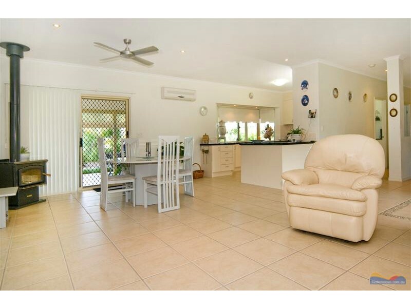 9 Elandra Tce, Pomona QLD 4568