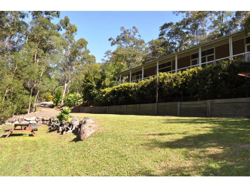 33 Gwandalan Rd, Lake Macdonald QLD 4563