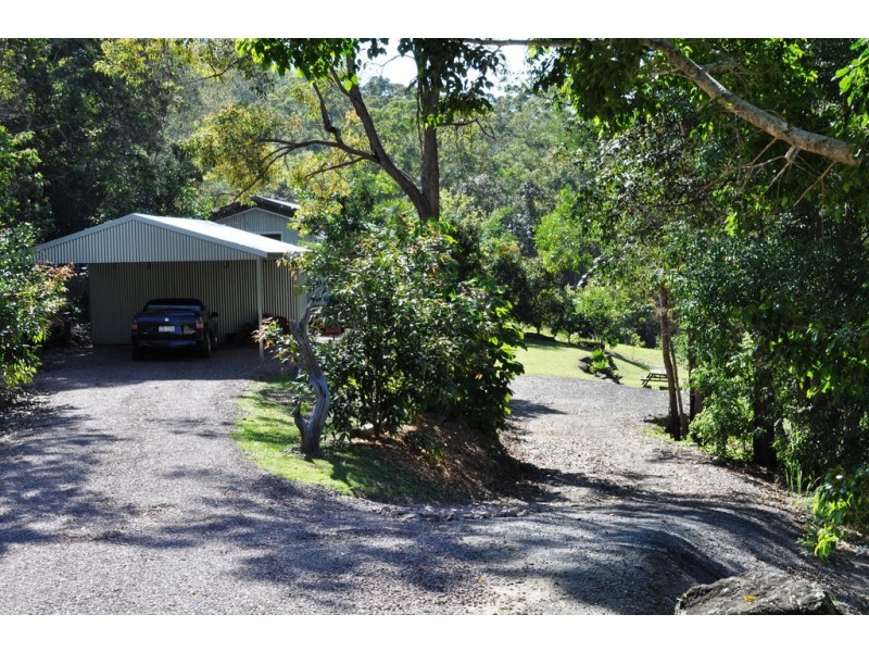 33 Gwandalan Rd, Lake Macdonald QLD 4563