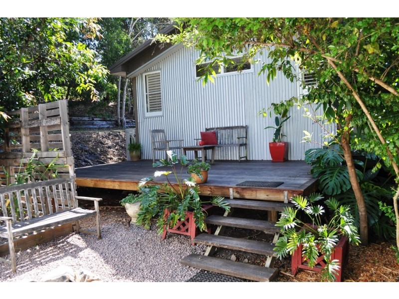 33 Gwandalan Rd, Lake Macdonald QLD 4563