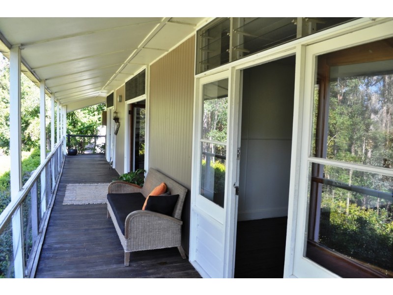 33 Gwandalan Rd, Lake Macdonald QLD 4563