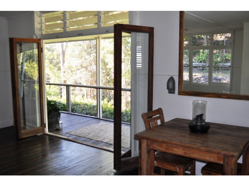 33 Gwandalan Rd, Lake Macdonald QLD 4563