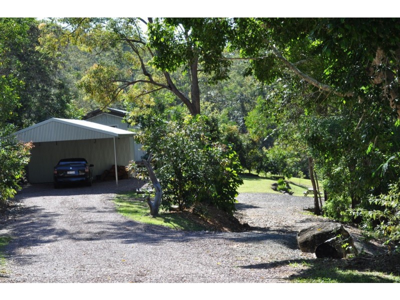 33 Gwandalan Rd, Lake Macdonald QLD 4563