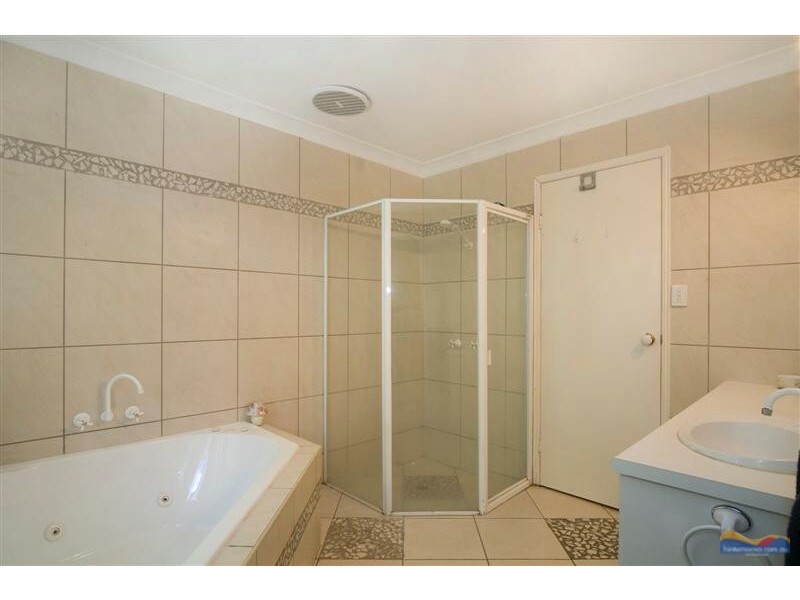 10 Cooba Pl, Noosaville QLD 4566