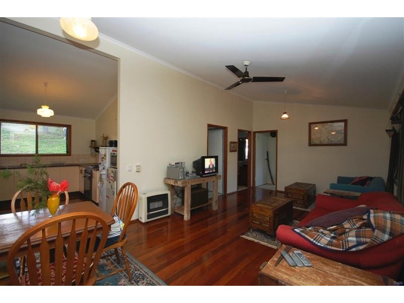 365 Coles Creek Road, Cooran QLD 4569