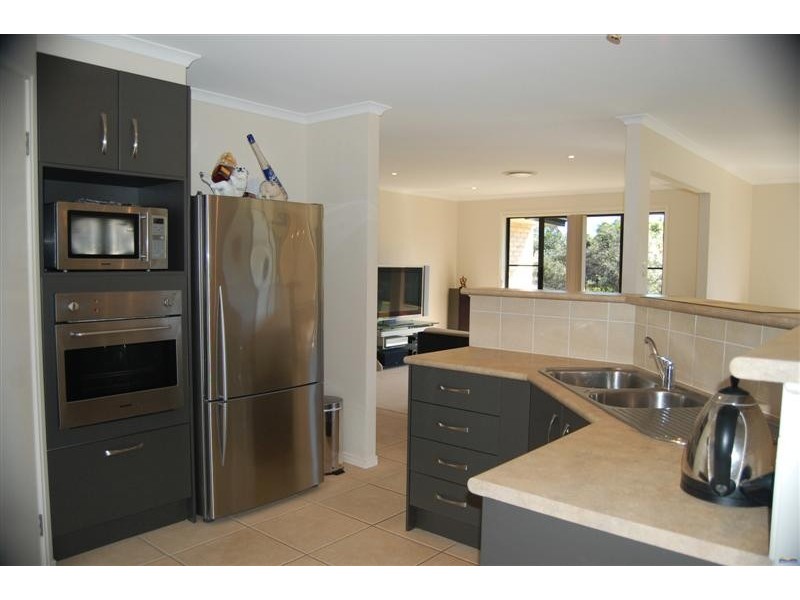 15 Tanderra Drive, Cooran QLD 4569