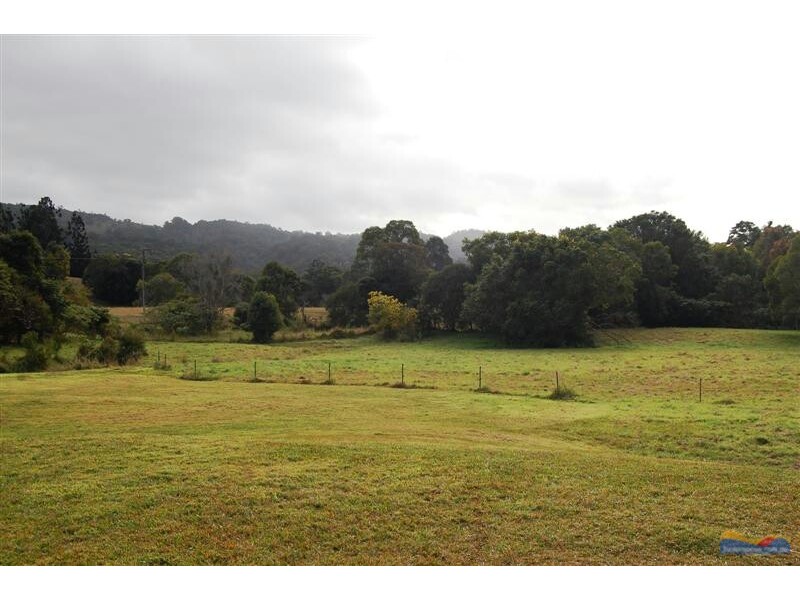 111 Tablelands Rd, Cooran QLD 4569