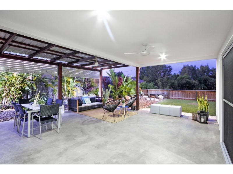 6 Viv Hull Ave, Eumundi QLD 4562