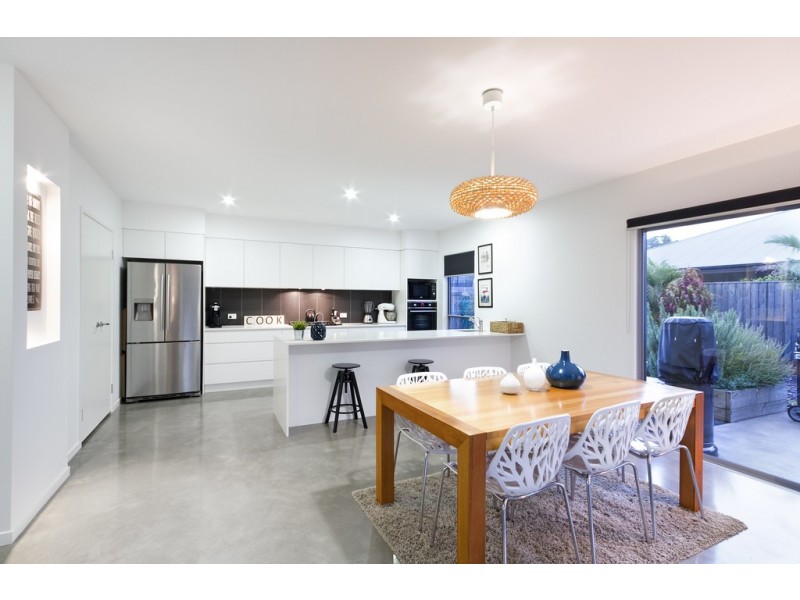 6 Viv Hull Ave, Eumundi QLD 4562