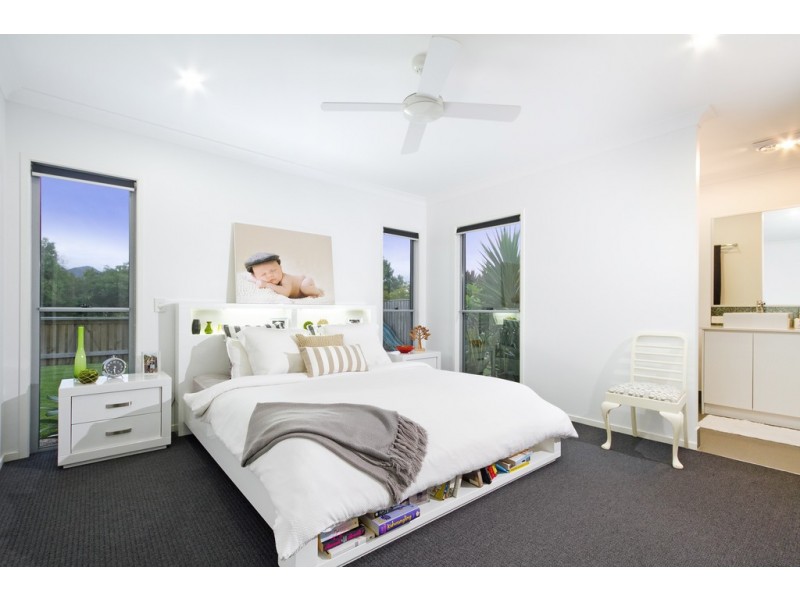 6 Viv Hull Ave, Eumundi QLD 4562