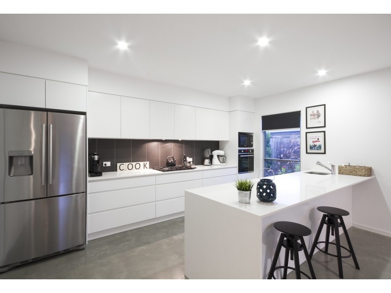 6 Viv Hull Ave, Eumundi QLD 4562